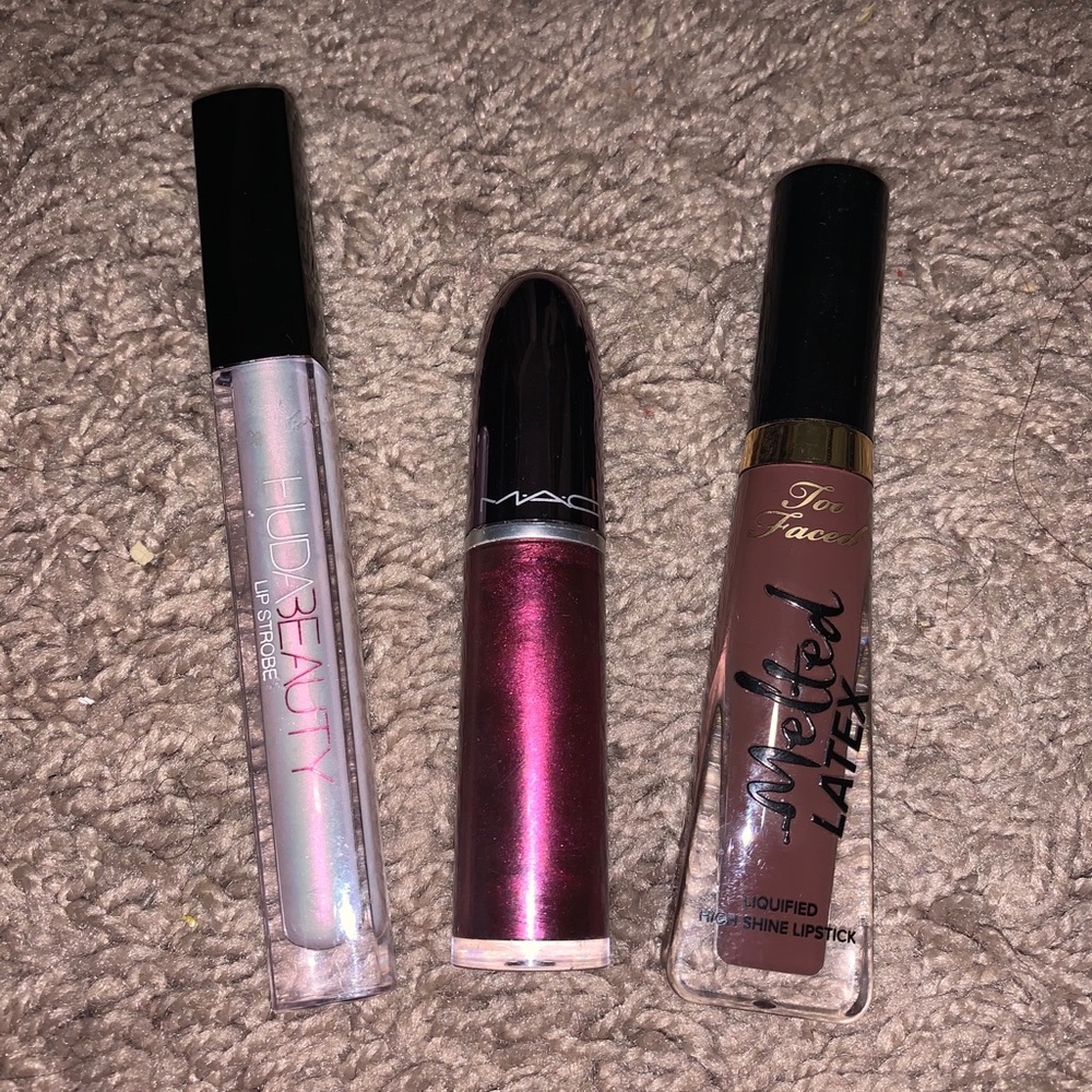 SOLD Trio of lip gloss